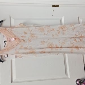 Secret treasures  peach nightgown chemise with lace M